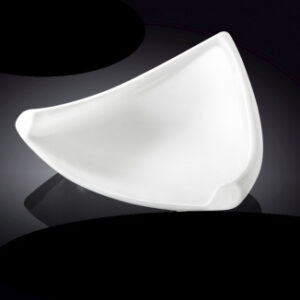 Блюдо треугольное 190*200 мм. с приподнятым краем Wilmax /1/3/36/