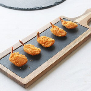 Блюдо для подачи прямоуг. 45*15 см. h=1,5 см. черное, сланец, на дерев. подставке с ручкой MGprof (WB-003) /1/16/